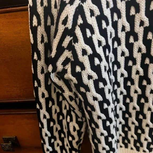 DEREK LAM 10 CROSBY SAWYER SWEATER EUC SIZE XS - Picture 9 of 11